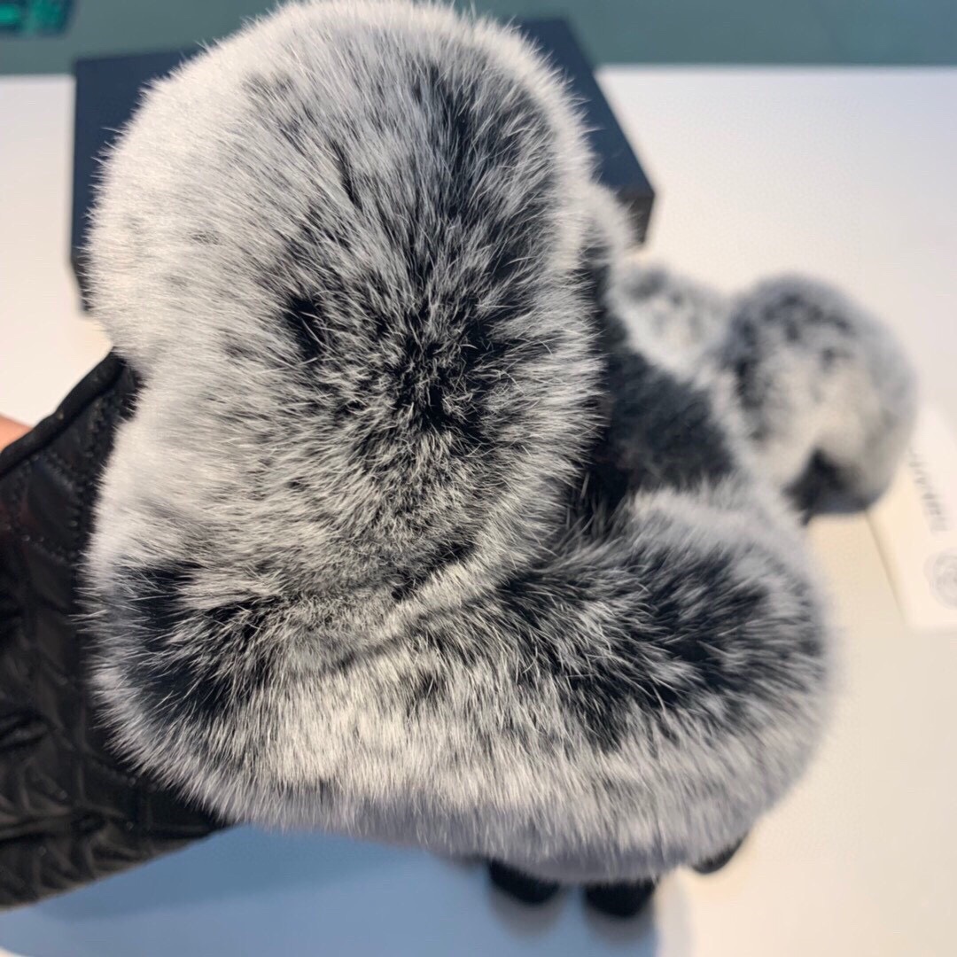 Ch**el Gloves In Black