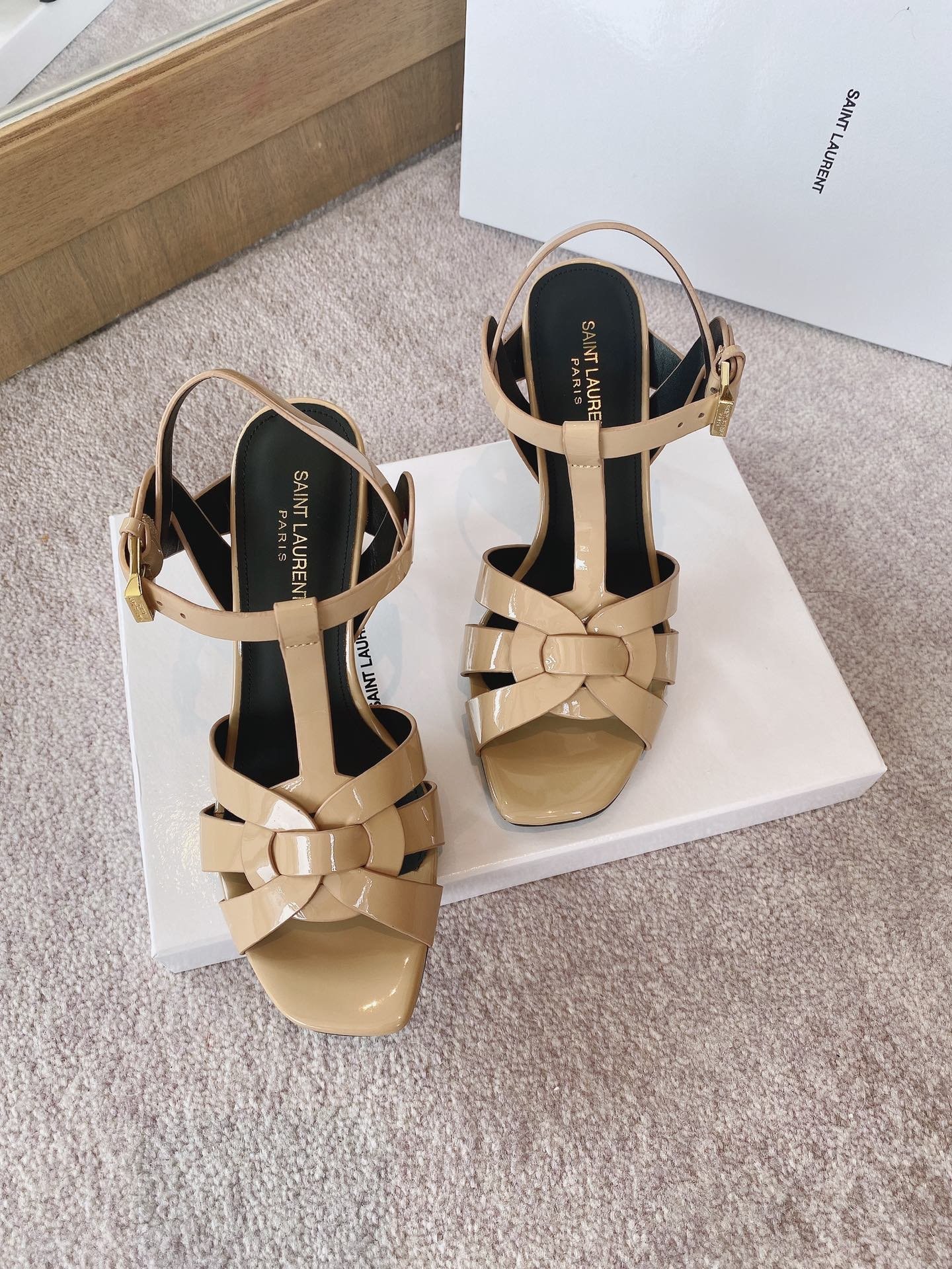 Sa1nt Lau*nt Women’s Tribute Sandals Beige For Women Y51