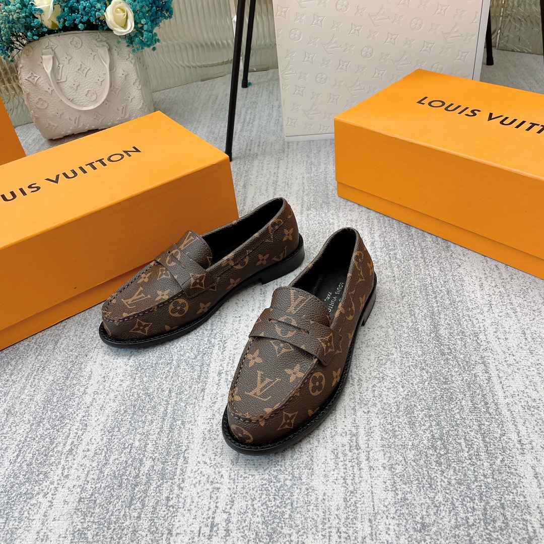 L0vis Vvtt0n Women’s Chess Flat Loafe Cacao Brown For Women LV 1AA1XZ