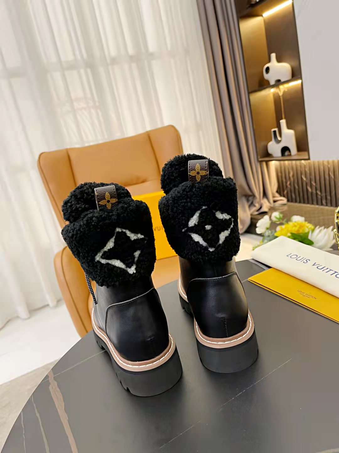 L0vis Vvtt0n Women’s Territory Flat Military Boots Black For Women LV