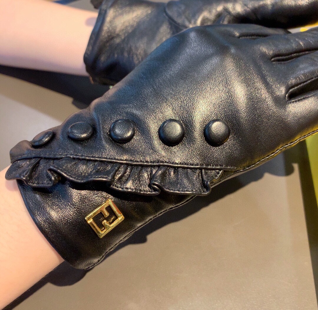 F**di Gloves In Black
