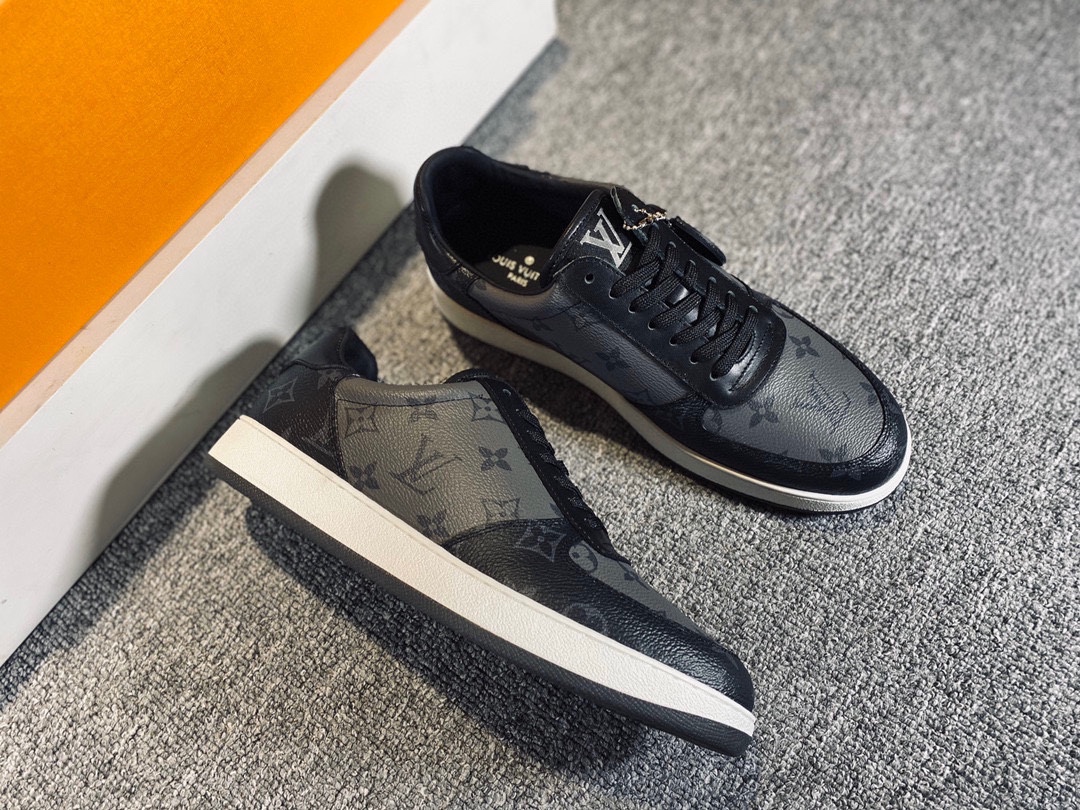 L0vis Vvtt0n Rivoli Sneaker Black For Men LV 1A8EB5