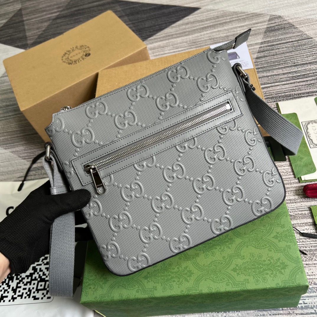 Gvc*1 GG Embossed Bag Grey GG Embossed For Men 10.2in/26cm GG 406410 1W3CN 1275