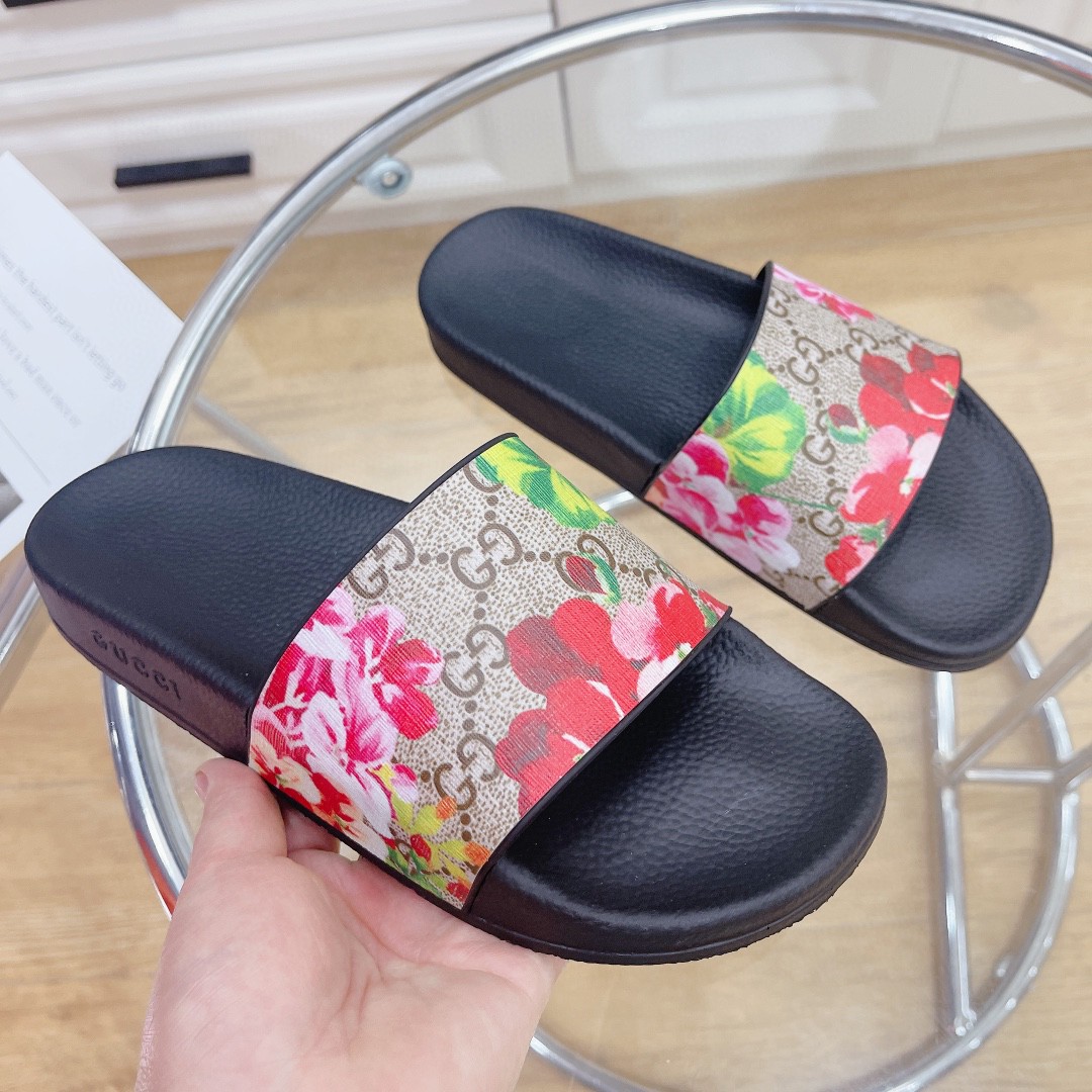 Gvc*1 Men’s Slides Bloom Print Red For Men 408508 G2200 8919