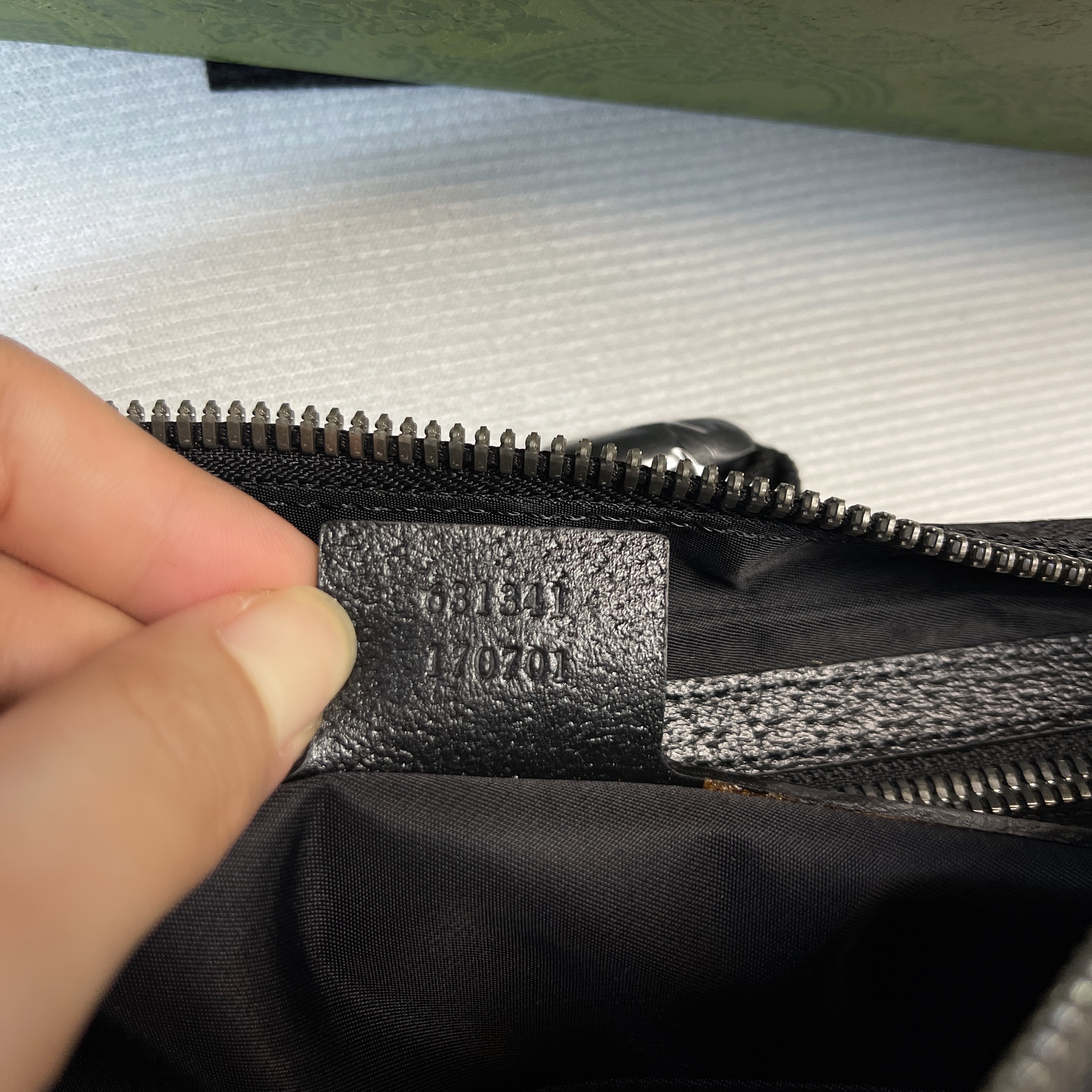 Gvc*1 Gvc*1 Off The Grid Belt Bag Black GG ECONYL® For Men 9.5in/24cm GG 631341 H9HBN 1000