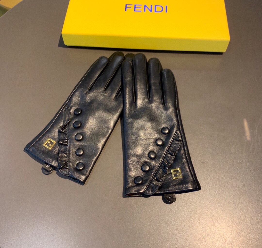 F**di Gloves In Black