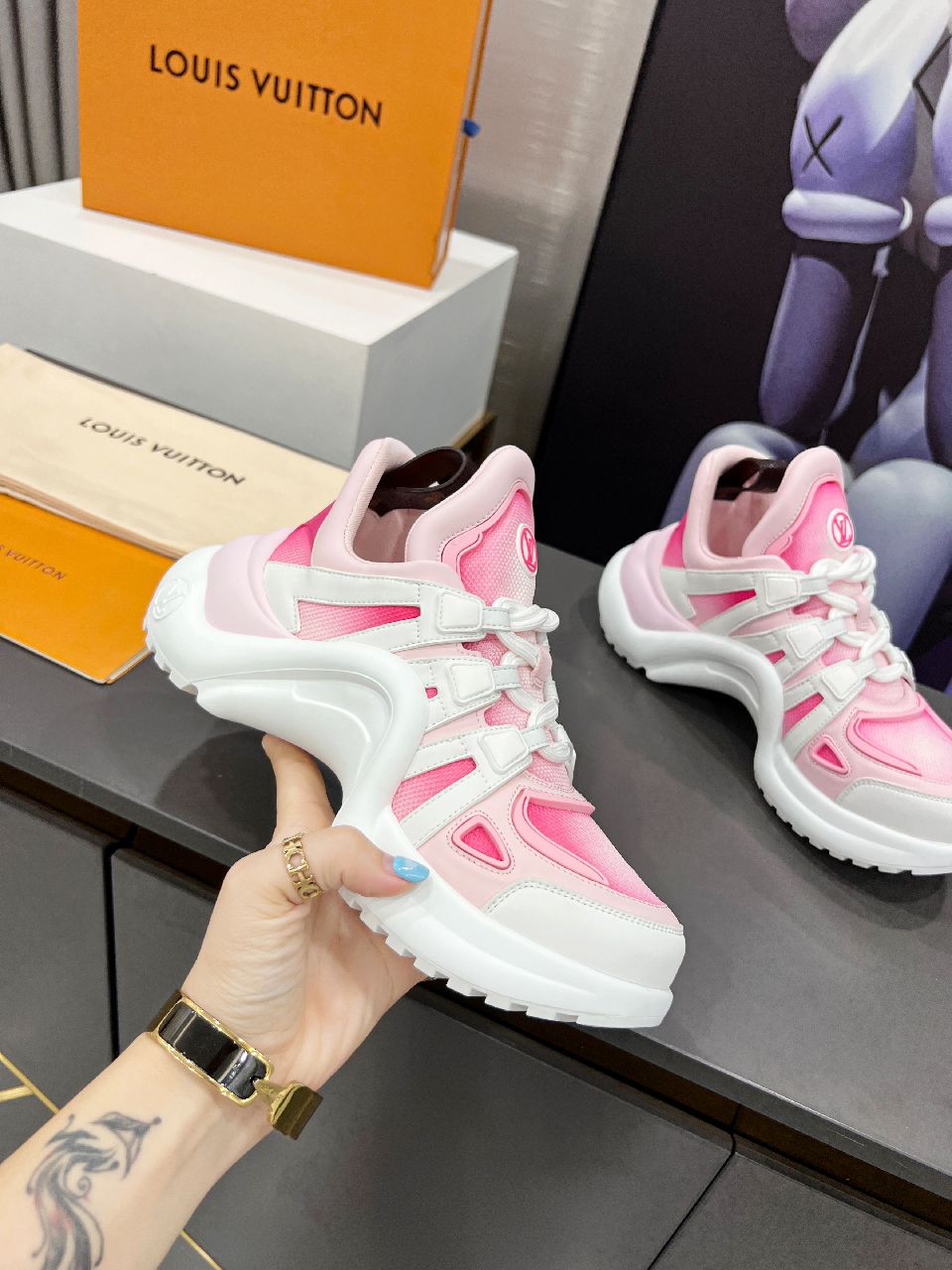 L0vis Vvtt0n Women’s LV Archlight Sneaker Pink For Women LV 1A9RUV