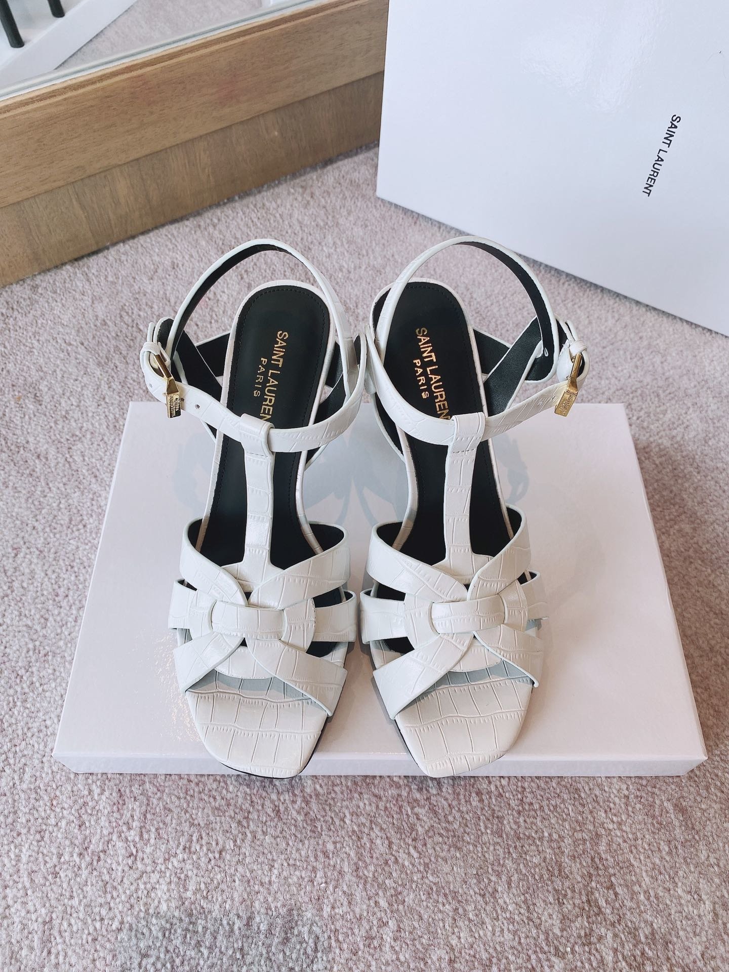 Sa1nt Lau*nt Women’s Tribute Sandals White For Women Y51