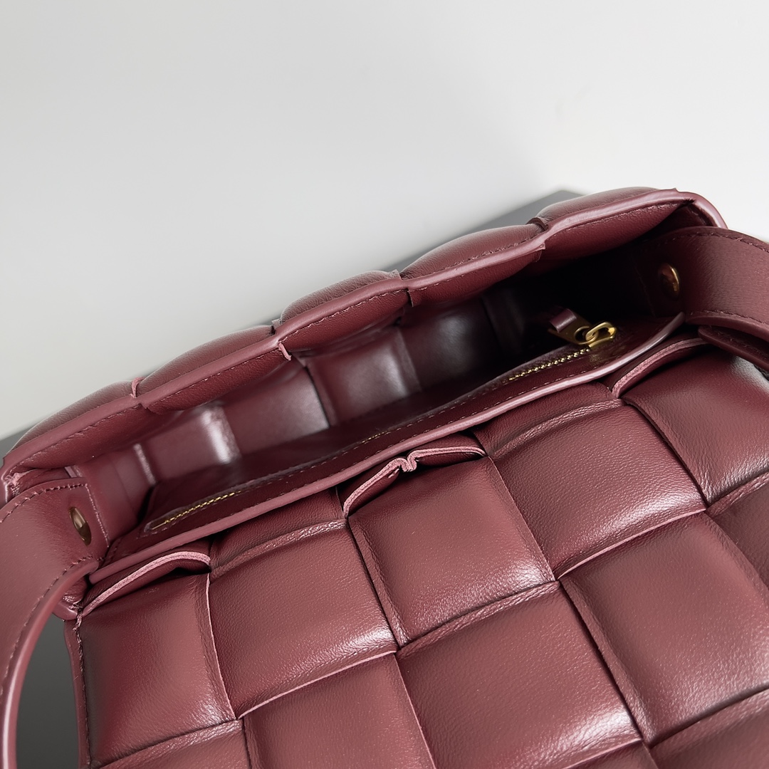 B0tt*ga Ven*ta Small Padded Cassette Brown , For Women, Women’s Bags 7.5in/19cm