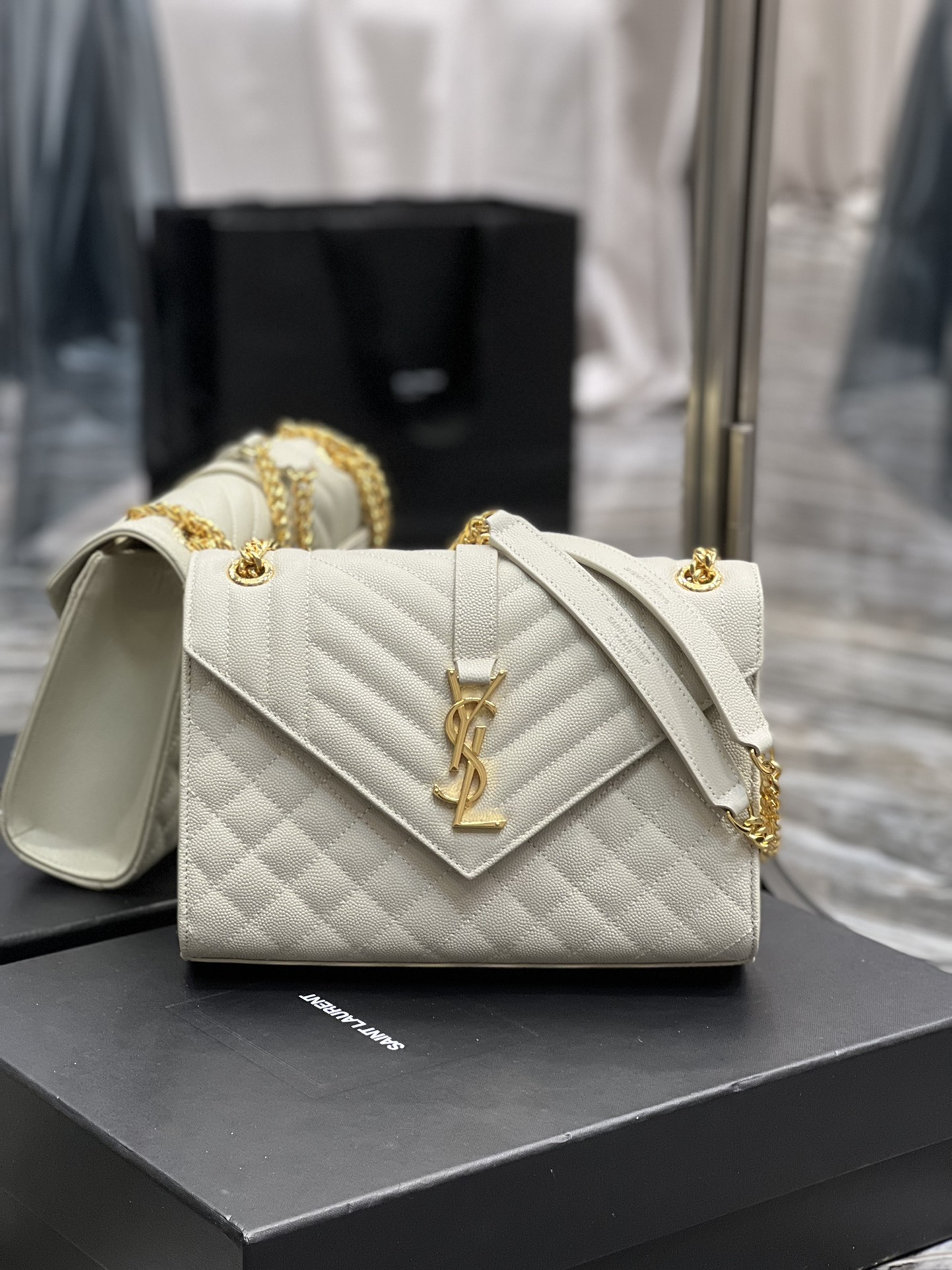 Sa1nt Lau*nt Envelope Medium Chain Bag White For Women, Women’s Bags 9.4in/24cm Y51