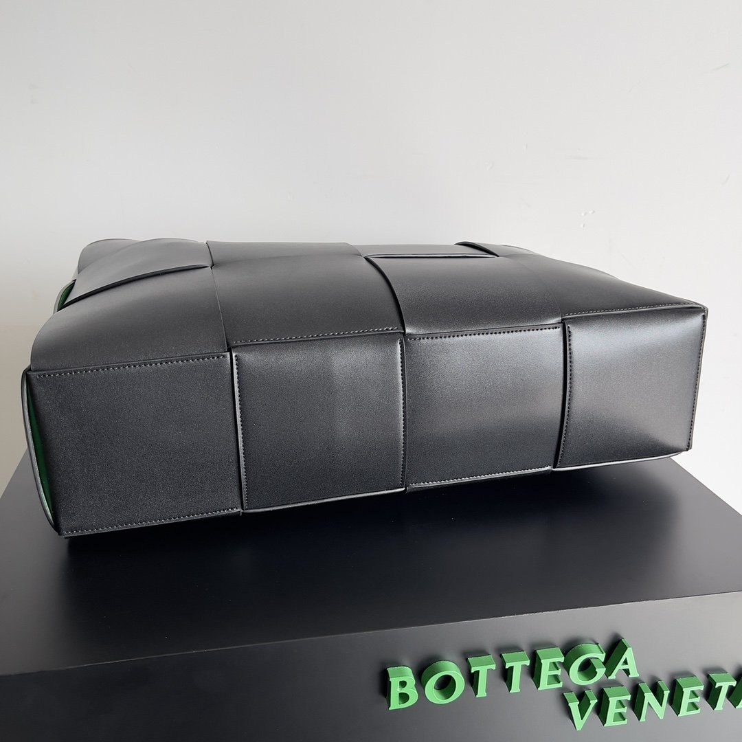 B0tt*ga Ven*ta Large Arco Tote Bag Black, For Women, Women’s Bags 18.1in/46cm 680165VB1K08838